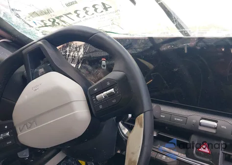 2025 Kia K4 Gt-Line из США, поврежденный, VIN 3KPFW4DEXSE064949